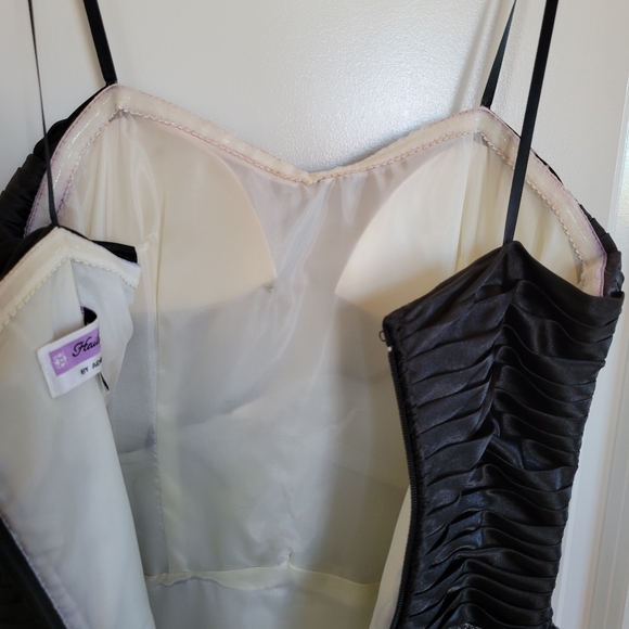 Strapless black full-length gown with silver sparkles in the skirt, size 7/8 - Picture 7 of 14